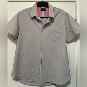 7 Diamonds Light Gray Short Sleeve Shirt with Red Accents